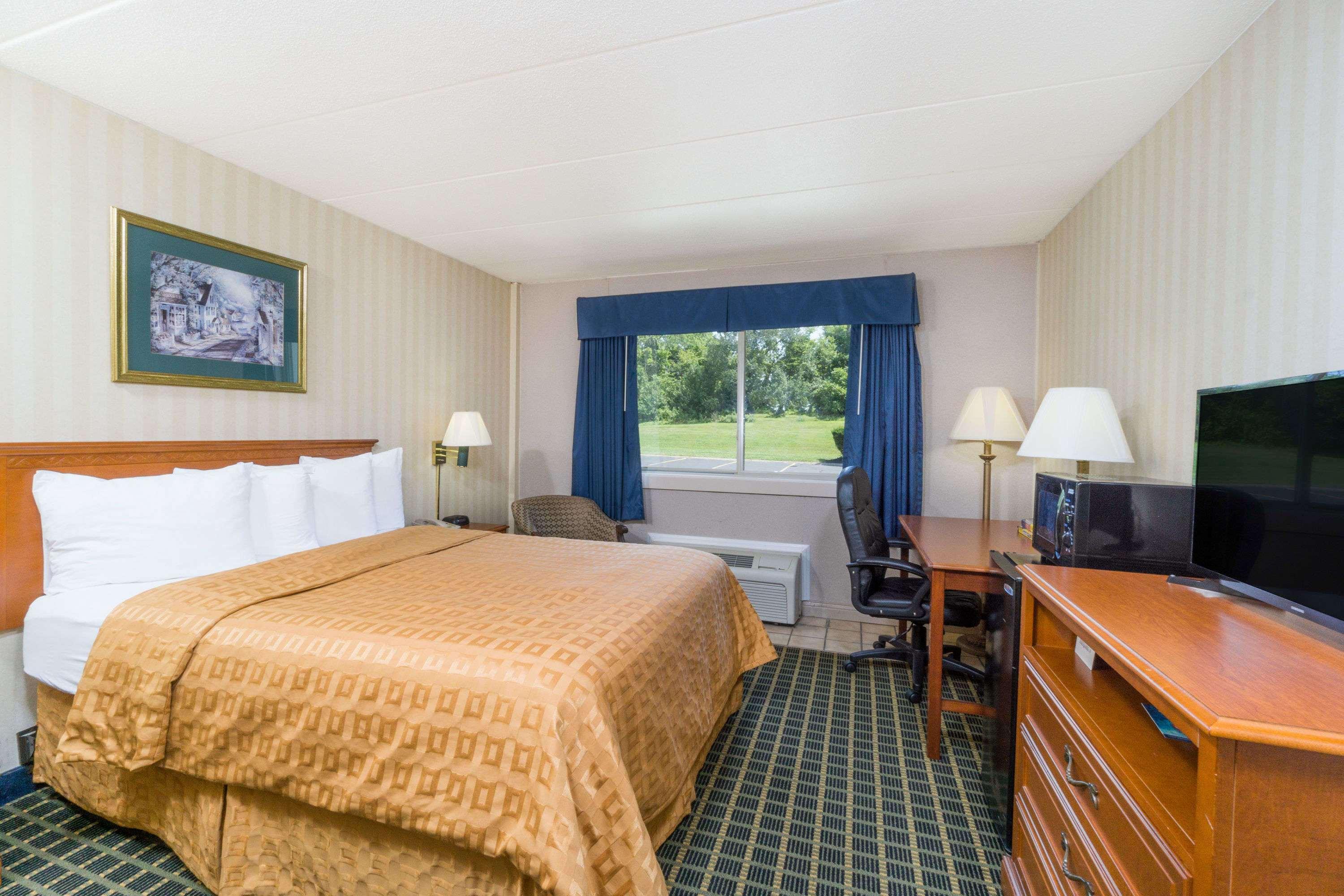 Days Inn By Wyndham Columbus East Airport エクステリア 写真
