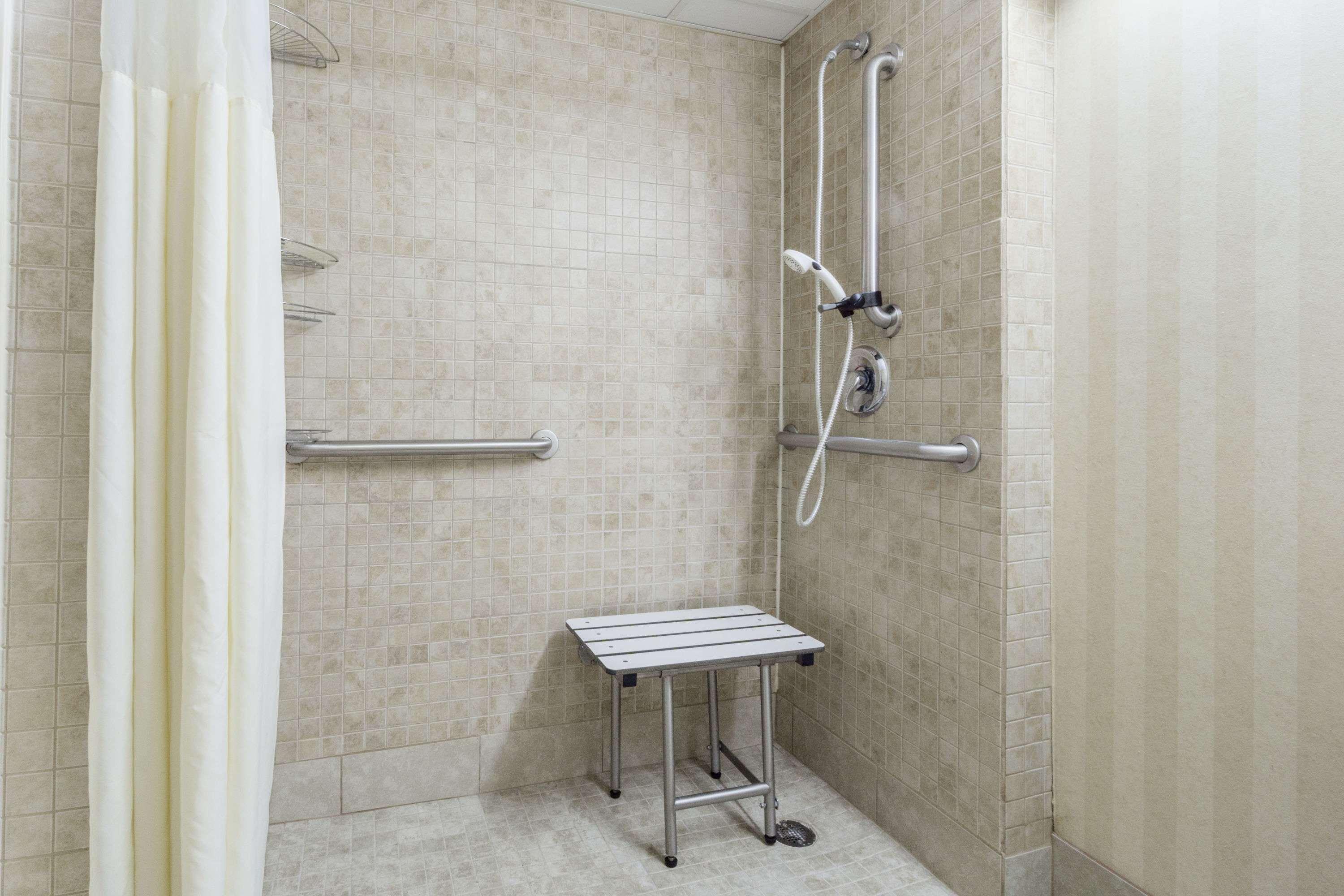 Days Inn By Wyndham Columbus East Airport エクステリア 写真