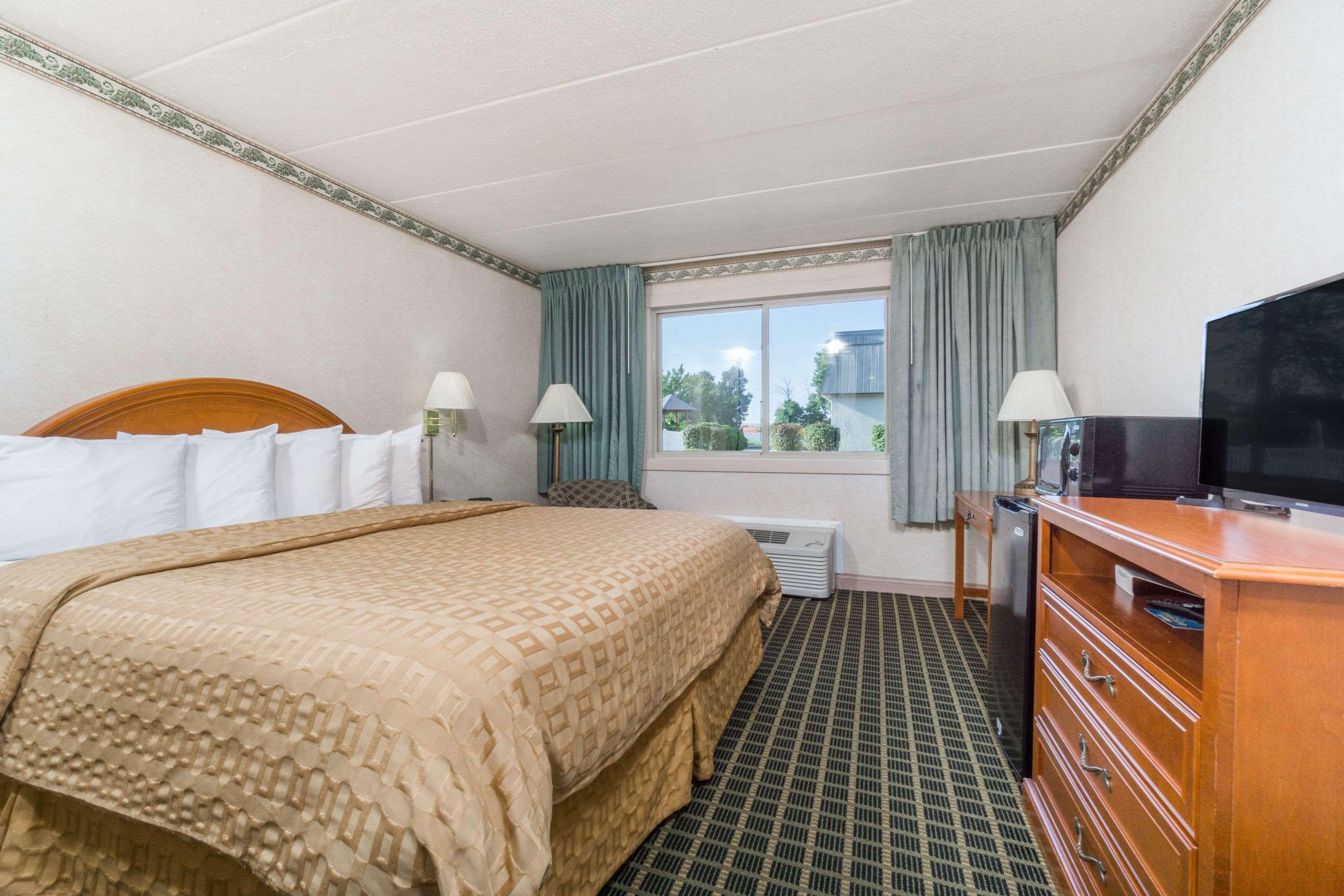 Days Inn By Wyndham Columbus East Airport エクステリア 写真