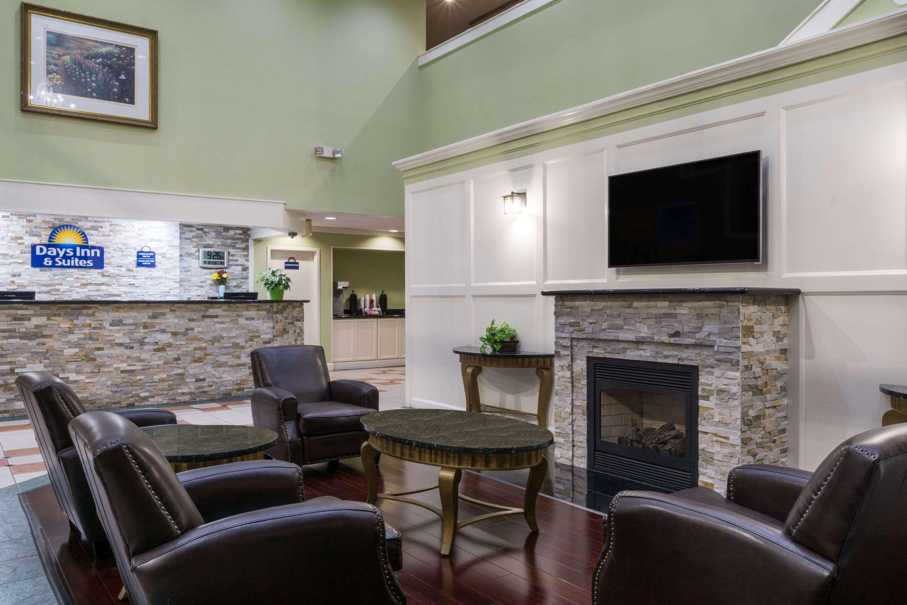 Days Inn By Wyndham Columbus East Airport エクステリア 写真