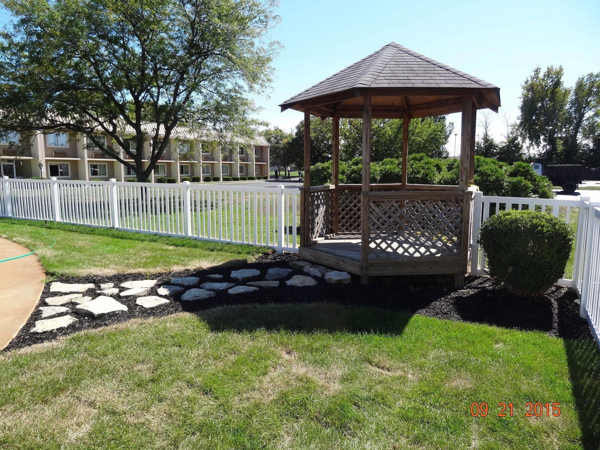 Days Inn By Wyndham Columbus East Airport エクステリア 写真